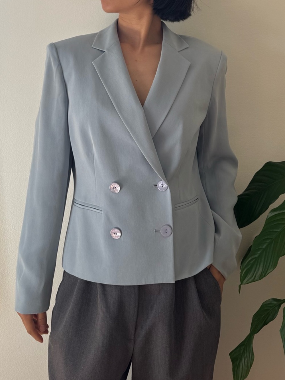 Vintage Jones New York Suit 100% Silk Light Blue Short Blazer Jacket Size 6p